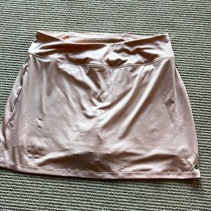 Size large Tahari sport athletic skirt with built in shorts